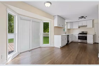 616 Bayfield Drive, Dekalb, IL 60115 - Photo 5