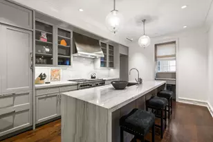 220 E Walton Pl, Chicago, IL 60611 - Photo 9