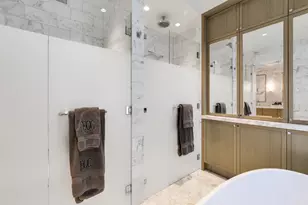 220 E Walton Pl, Chicago, IL 60611 - Photo 21