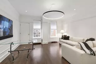 220 E Walton Pl, Chicago, IL 60611 - Photo 13