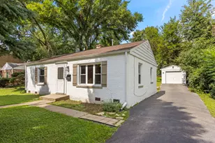 1335 College Ave, Wheaton, IL 60187 - Photo 3