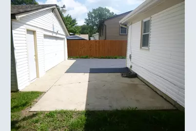 116 Del Rio Road, Carpentersville, IL 60110 - Photo 7