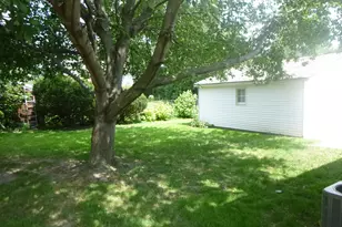 116 Del Rio Rd, Carpentersville, IL 60110 - Photo 9