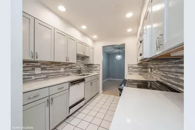 550 Shorely Drive #104, Barrington, IL 60010 - Photo 3