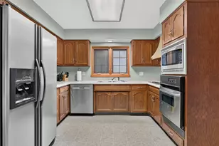 1109 Lancaster Ave, Elk Grove Village, IL 60007 - Photo 7