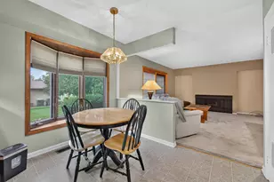 1109 Lancaster Ave, Elk Grove Village, IL 60007 - Photo 11