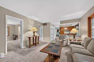 1109 Lancaster Ave, Elk Grove Village, IL 60007 - Photo 15