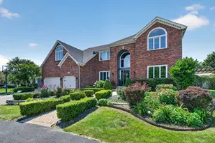 10638 Royal Porthcawl Dr, Naperville, IL 60564 - Photo 3