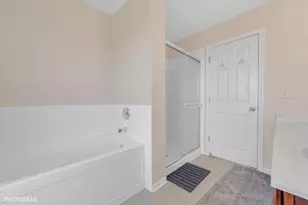 1689 W Turtle Creek Ln, Round Lake, IL 60073 - Photo 37