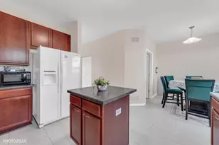 1689 W Turtle Creek Ln, Round Lake, IL 60073 - Photo 5