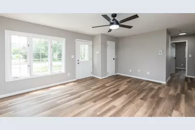 1915 Joppa Avenue, Zion, IL 60099 - Photo 5