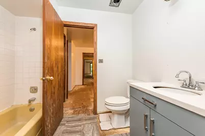 2715 Hyde Park Avenue, Waukegan, IL 60085 - Photo 9