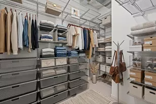 807 Davis St, Evanston, IL 60201 - Photo 9