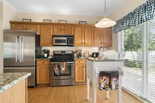 2362 Nantucket Ln, Elgin, IL 60123 - Photo 9