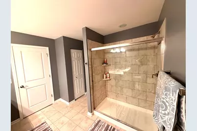 2527 Huntleigh Lane, Woodridge, IL 60517 - Photo 13