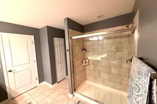 2527 Huntleigh Ln, Woodridge, IL 60517 - Photo 13