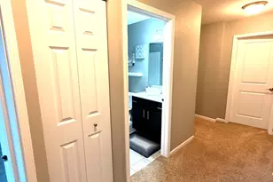 2527 Huntleigh Ln, Woodridge, IL 60517 - Photo 9