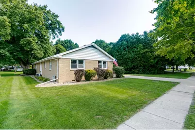 104 E Washington Drive, Leroy, IL 61752 - Photo 3