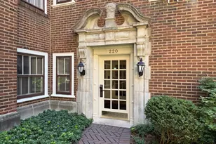 220 S Maple Ave, Oak Park, IL 60302 - Photo 1
