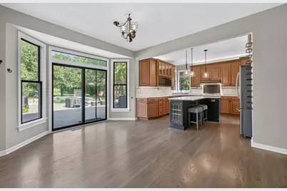 305 Windsor Circle, Saint Charles, IL 60175 - Photo 13
