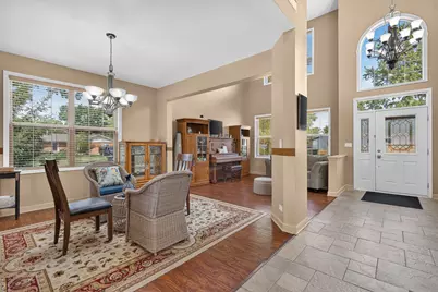 401 Lilac Lane, Elk Grove Village, IL 60007 - Photo 3