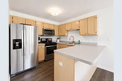 1101 Yorkshire Court #B, Elgin, IL 60120 - Photo 7
