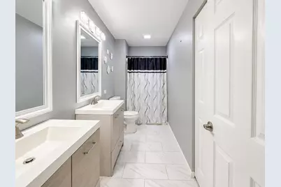 1101 Yorkshire Court #B, Elgin, IL 60120 - Photo 11