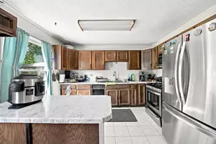 1725 Evergreen Ave, Hanover Park, IL 60133 - Photo 9