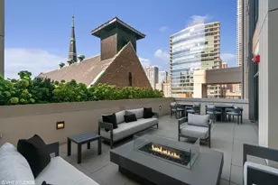 9 W Walton St, Chicago, IL 60610 - Photo 45