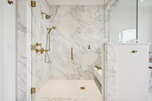 9 W Walton St, Chicago, IL 60610 - Photo 35