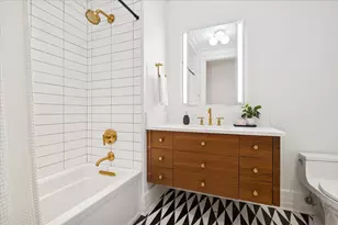 9 W Walton St, Chicago, IL 60610 - Photo 17