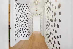 9 W Walton St, Chicago, IL 60610 - Photo 23