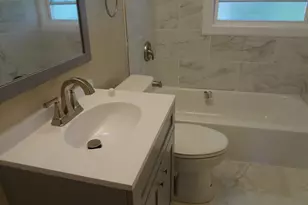 379 E Lincoln St, Sycamore, IL 60178 - Photo 9
