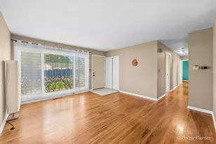 365 Kingman Ln, Hoffman Estates, IL 60169 - Photo 5