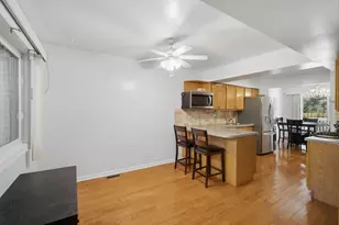 411 Hickory Dr, Wheeling, IL 60090 - Photo 3
