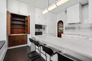 132 E Delaware Pl, Chicago, IL 60611 - Photo 13