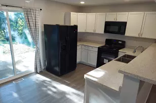 211 Malibu Dr, Bolingbrook, IL 60440 - Photo 3