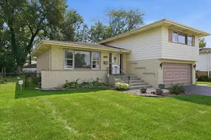 737 E 170th Pl, South Holland, IL 60473 - Photo 1