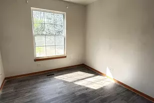 1709 Clay St, Woodstock, IL 60098 - Photo 7