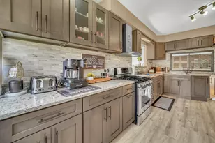 3331 N Rutherford Ave, Chicago, IL 60634 - Photo 11