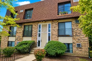 181 N Waters Edge Dr, Glendale Heights, IL 60139 - Photo 1