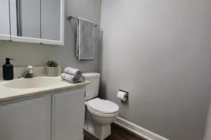 181 N Waters Edge Dr, Glendale Heights, IL 60139 - Photo 9