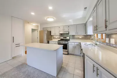 1209 E Davis Street E #3, Arlington Heights, IL 60005 - Photo 9