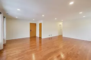 1209 E Davis Street E, Arlington Heights, IL 60005 - Photo 11