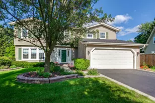 831 Jefferson Dr, Lindenhurst, IL 60046 - Photo 1
