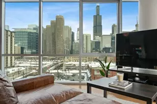 123 S Green St, Chicago, IL 60607 - Photo 1