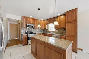 8350 S Karlov Ave, Chicago, IL 60652 - Photo 13