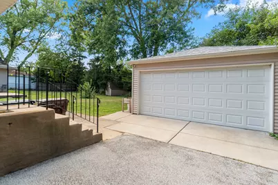 18516 Clyde Road, Homewood, IL 60430 - Photo 27