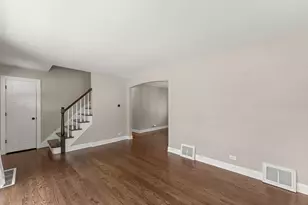 18516 Clyde Rd, Homewood, IL 60430 - Photo 5