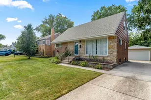 18516 Clyde Rd, Homewood, IL 60430 - Photo 3